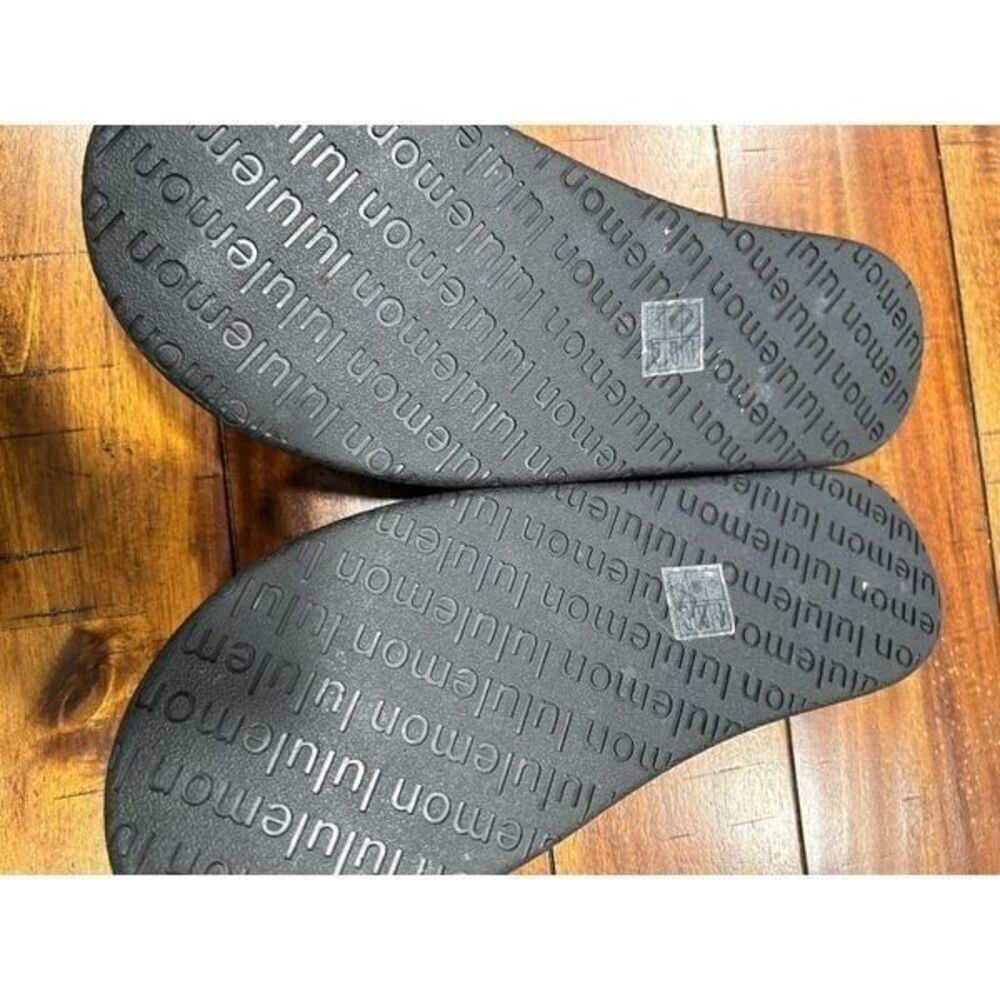 lululemon restfeel slides  9Men - Picture 3 of 3